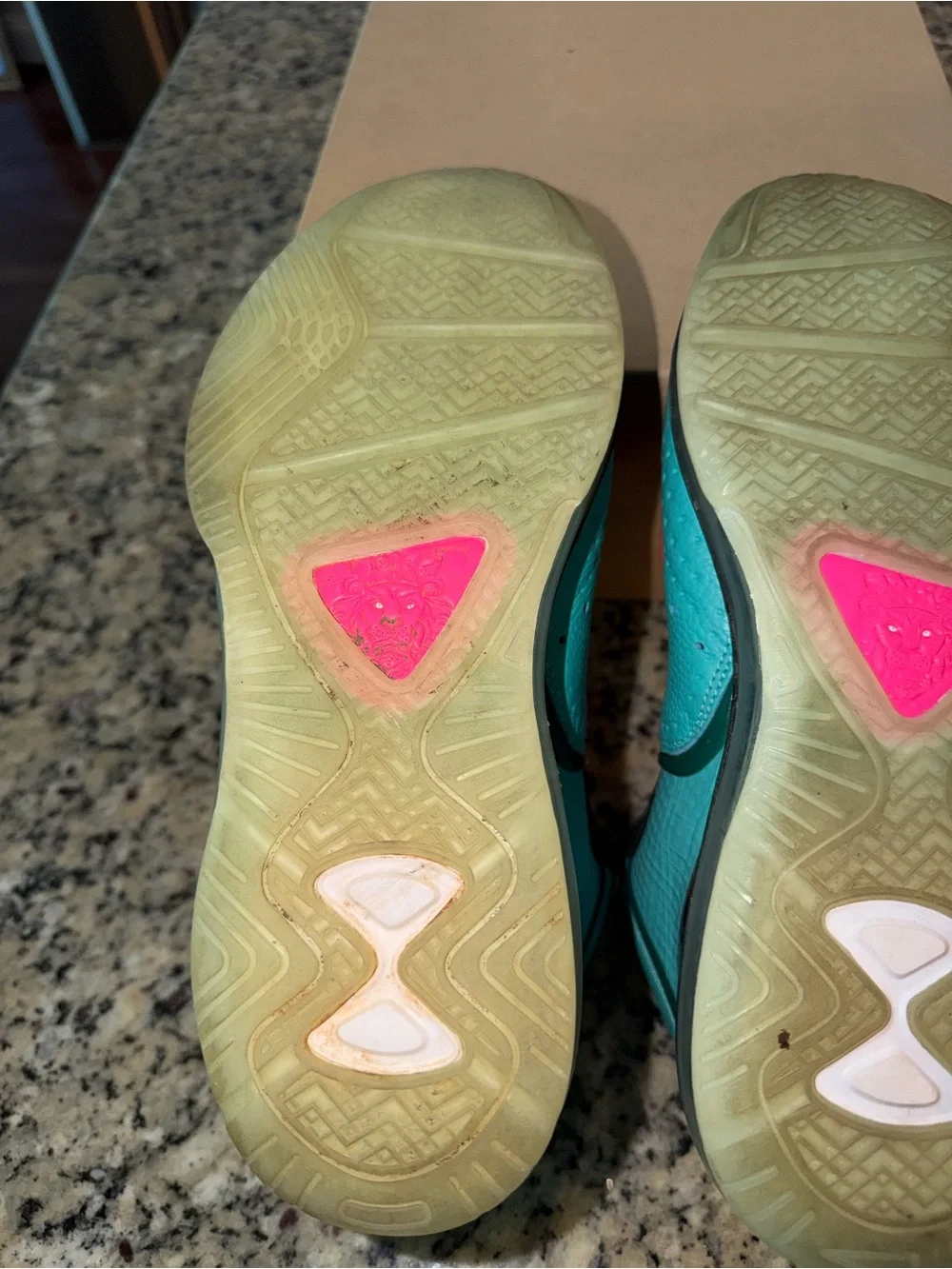 Size 7.5 Nike LeBron 8 South Beach SKU CZ0328-400 Used No Box
